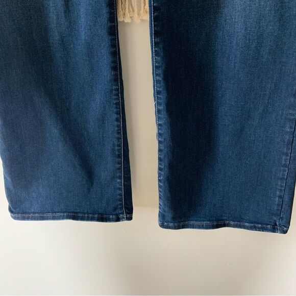 LANE BRYANT Signature Fit Flex Magic Waistband Mid Rise Boot Cut Jeans Dark 20 - Picture 4 of 9